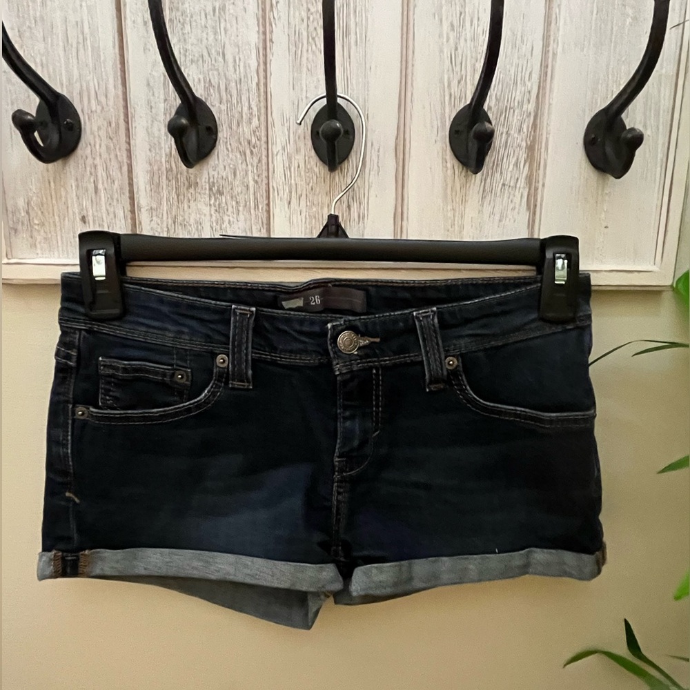 Women's Levi Cuffed Hem Denim Shortie Shorts, Size 26